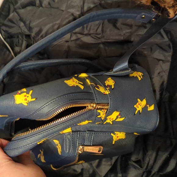 Loungefly Pikachu mini Backpack - Picture 2 of 4